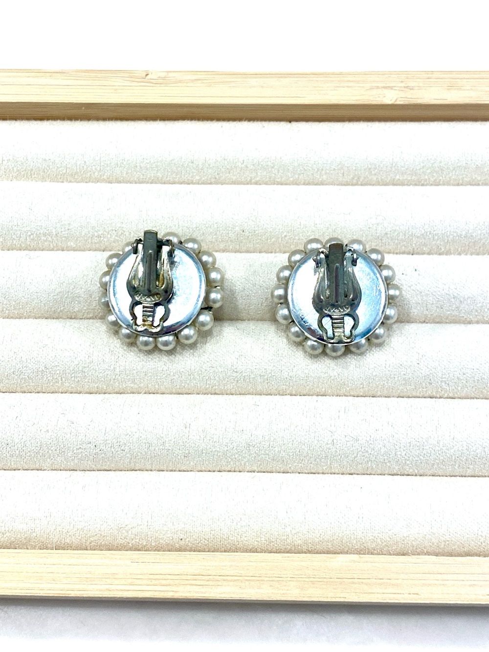 Vintage Japan Pearl Clip On Earrings Cluster Crystal Faux Bead Mid Century - Picture 4 of 6